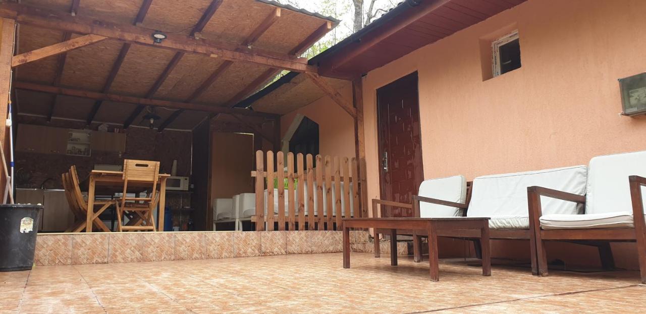 Casa De Vacanta Emd Ieşelniţa 外观 照片
